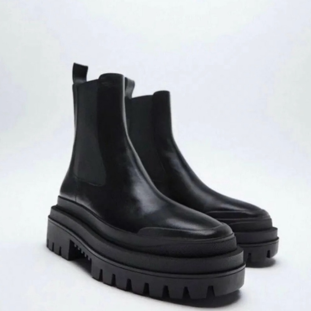 Zara Sleek Black Platform Chelsea Boots